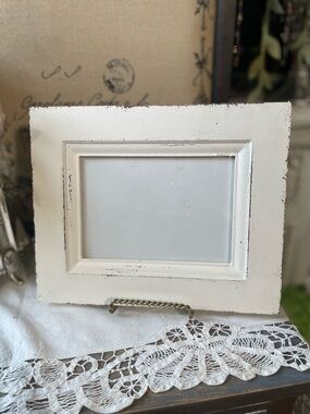 White distressed picture frame farmhouse cottage decor